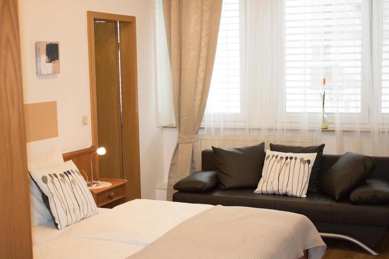 Stadthotel Russelsheim Bagian luar foto
