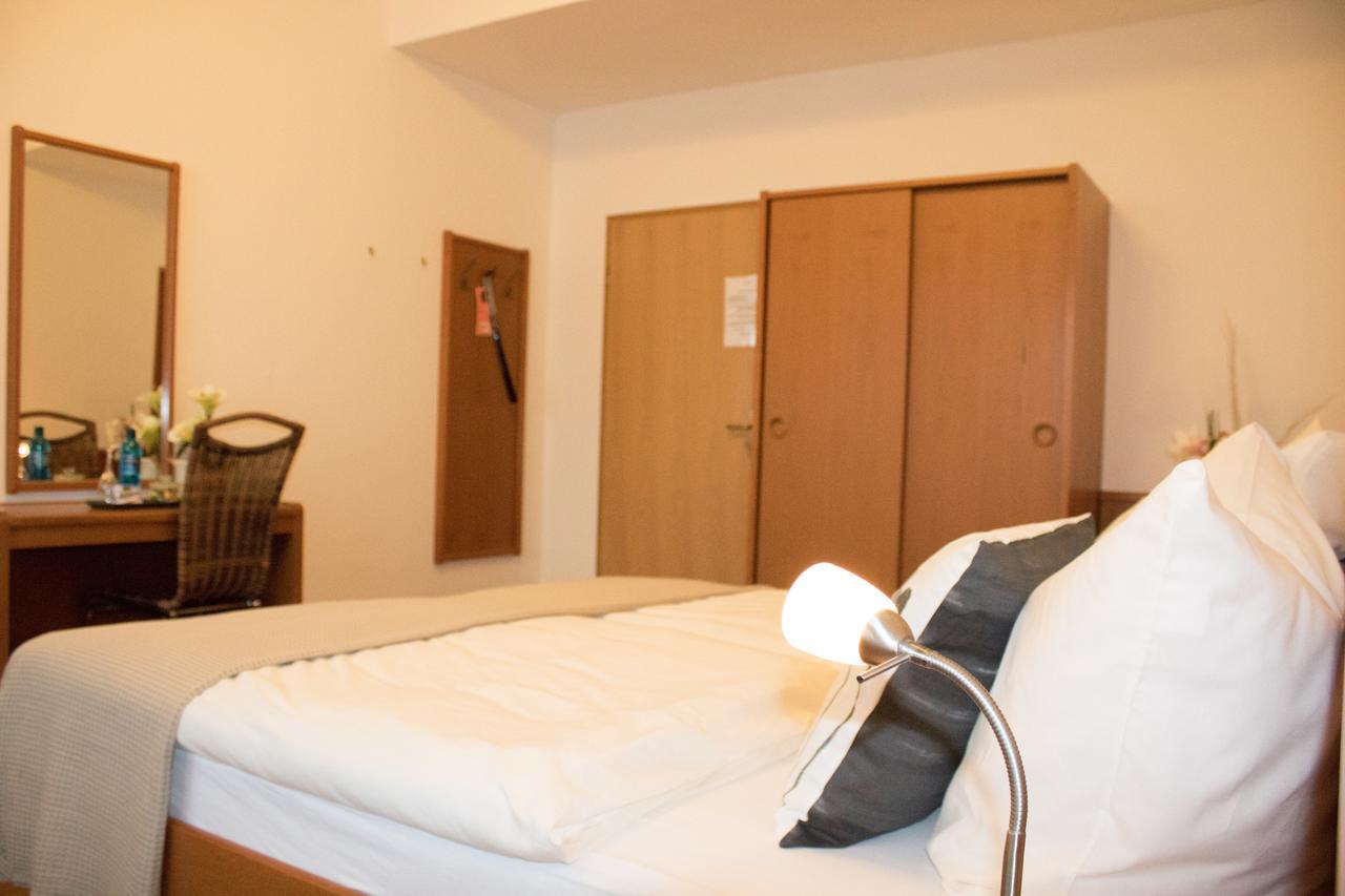 Stadthotel Russelsheim Bagian luar foto