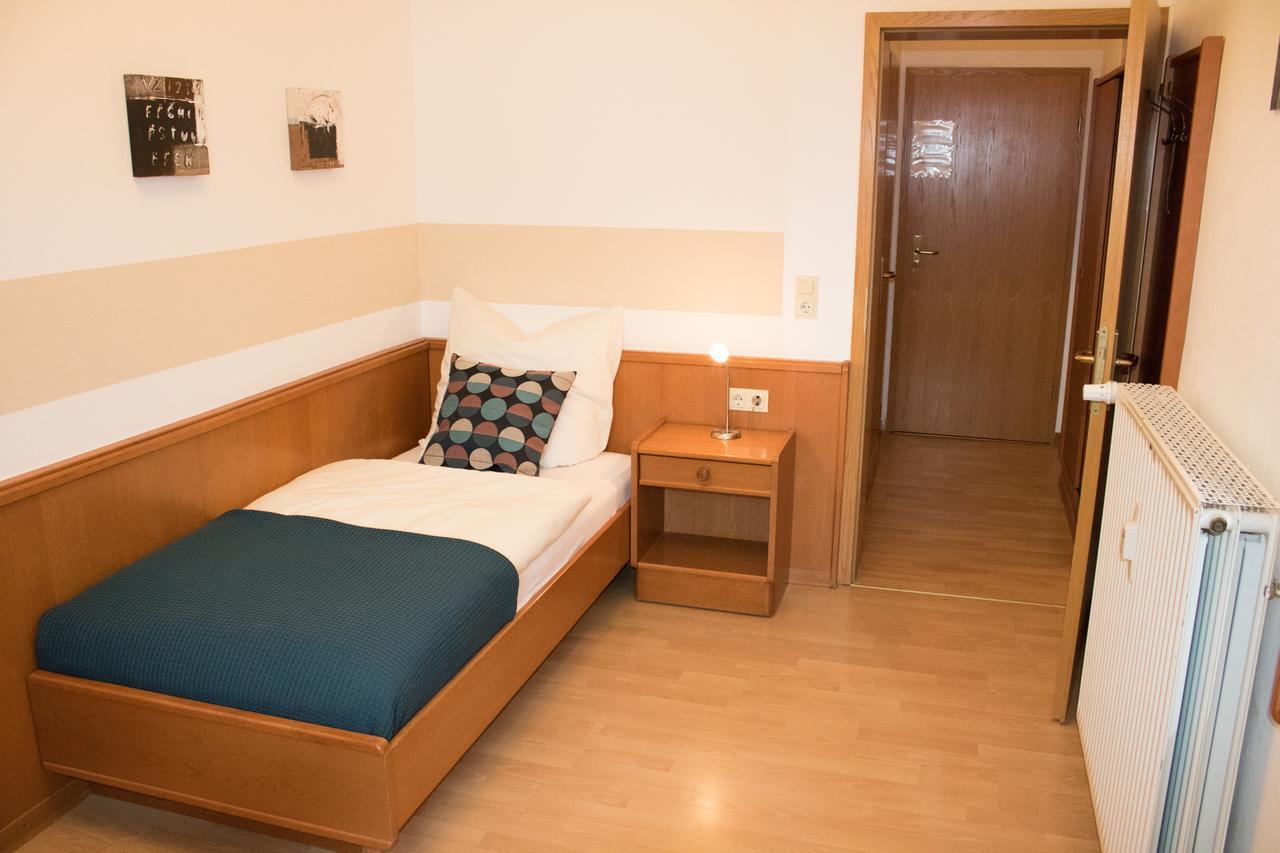 Stadthotel Russelsheim Bagian luar foto