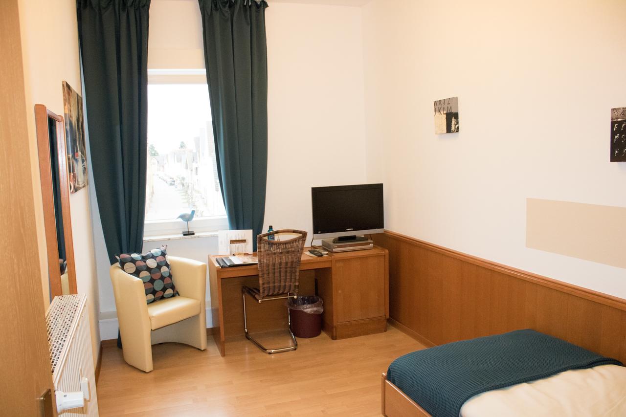 Stadthotel Russelsheim Bagian luar foto